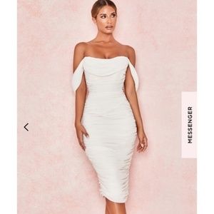 House of CB CARLOTTA

IVORY RUCHED CHIFFON DRESS